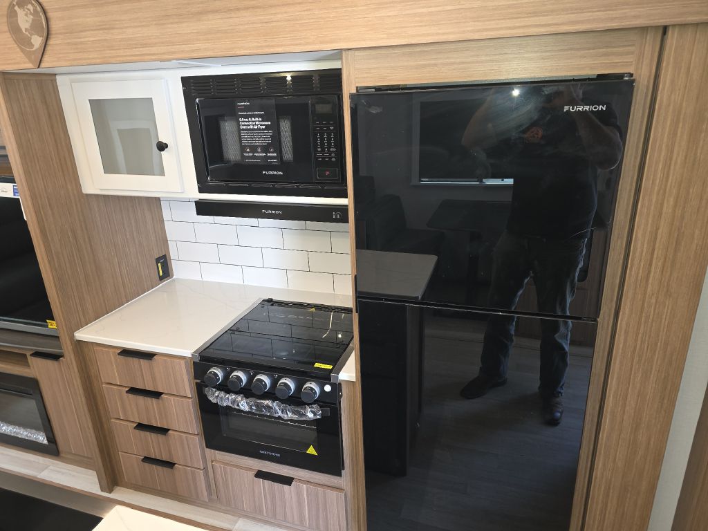 Photo 6 of this KEYSTONE PASSPORT 3100RE