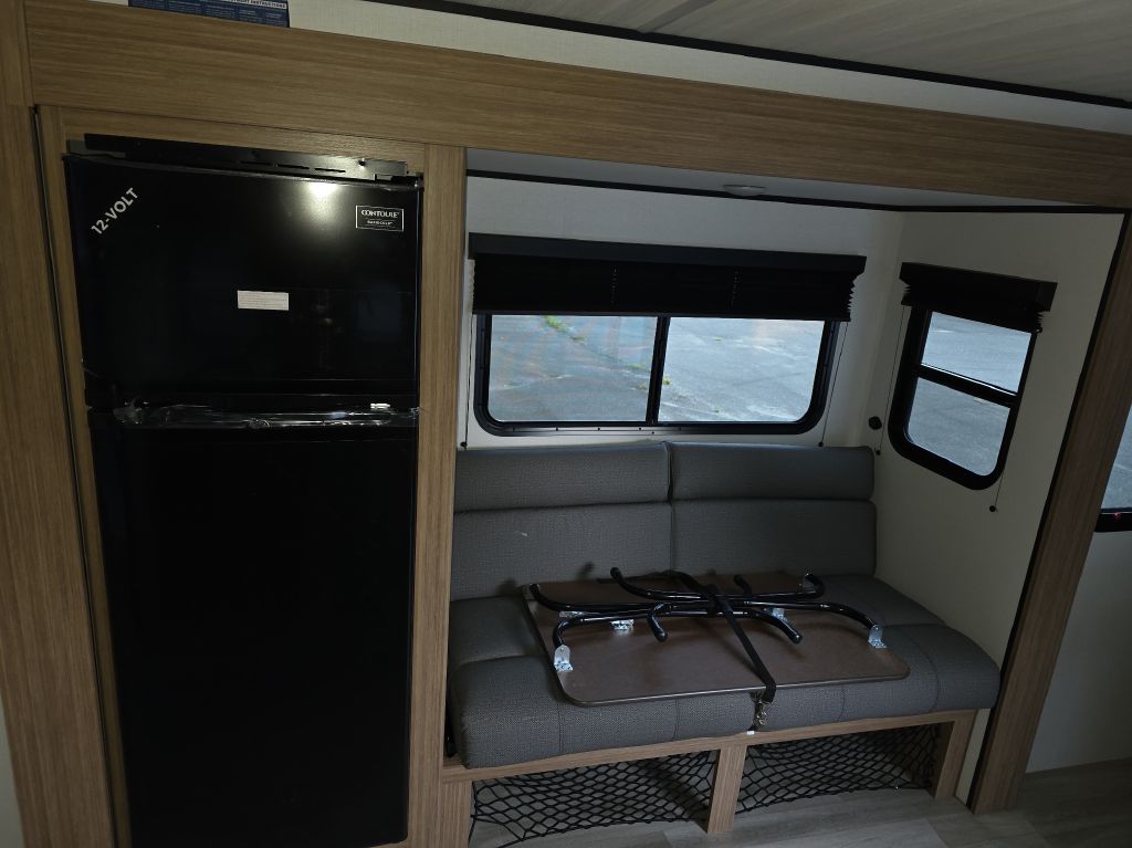 Photo 3 of this KEYSTONE PASSPORT 180RBC
