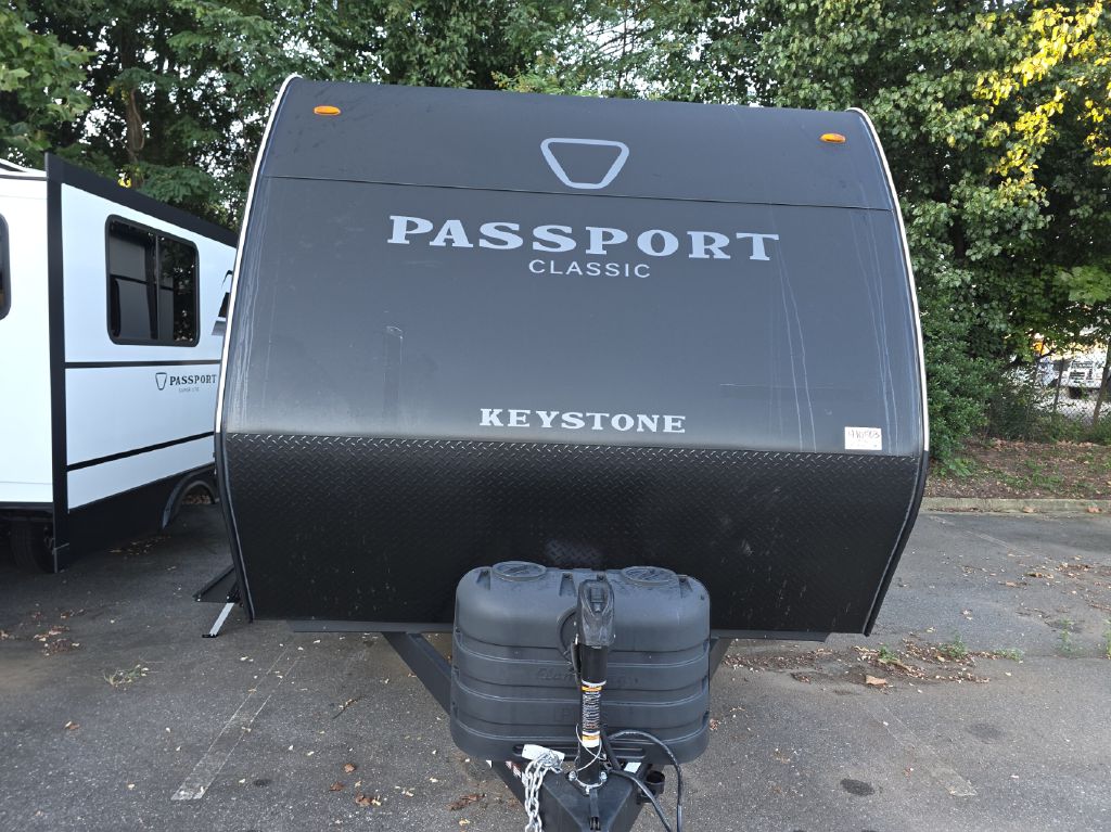 Photo 13 of this KEYSTONE PASSPORT 180RBC