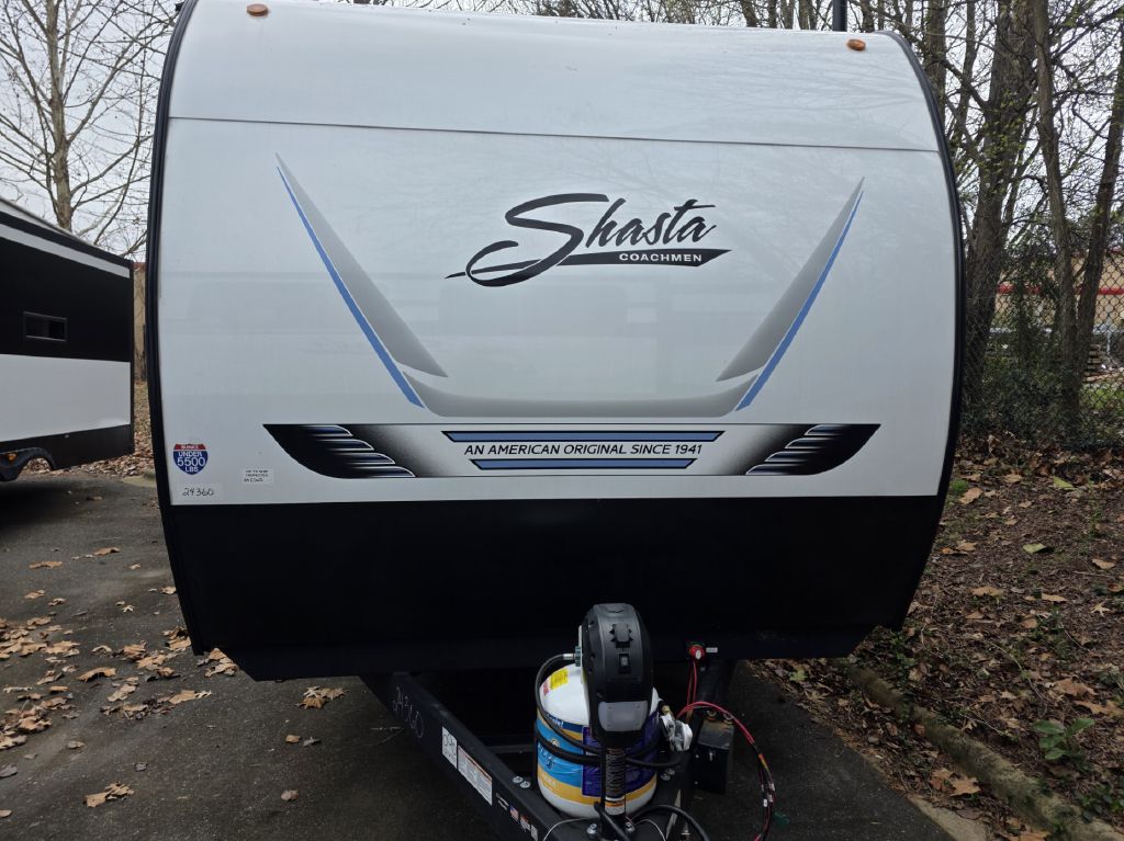Photo 3 of this SHASTA 525RS