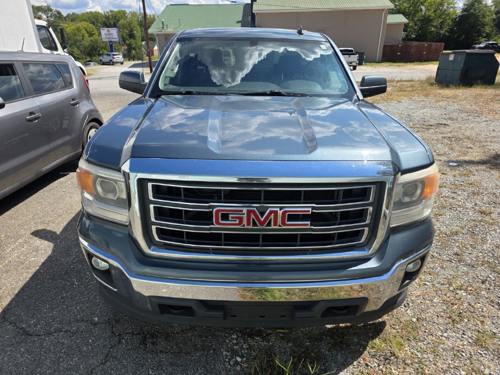Photo 2 of this GMC SIERRA