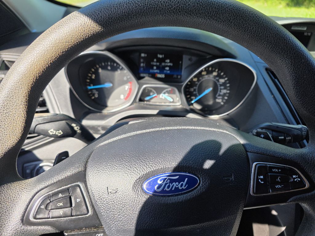 Photo 4 of this FORD ESCAPE