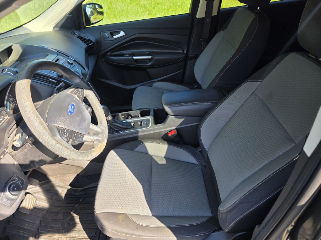 Photo 5 of this FORD ESCAPE