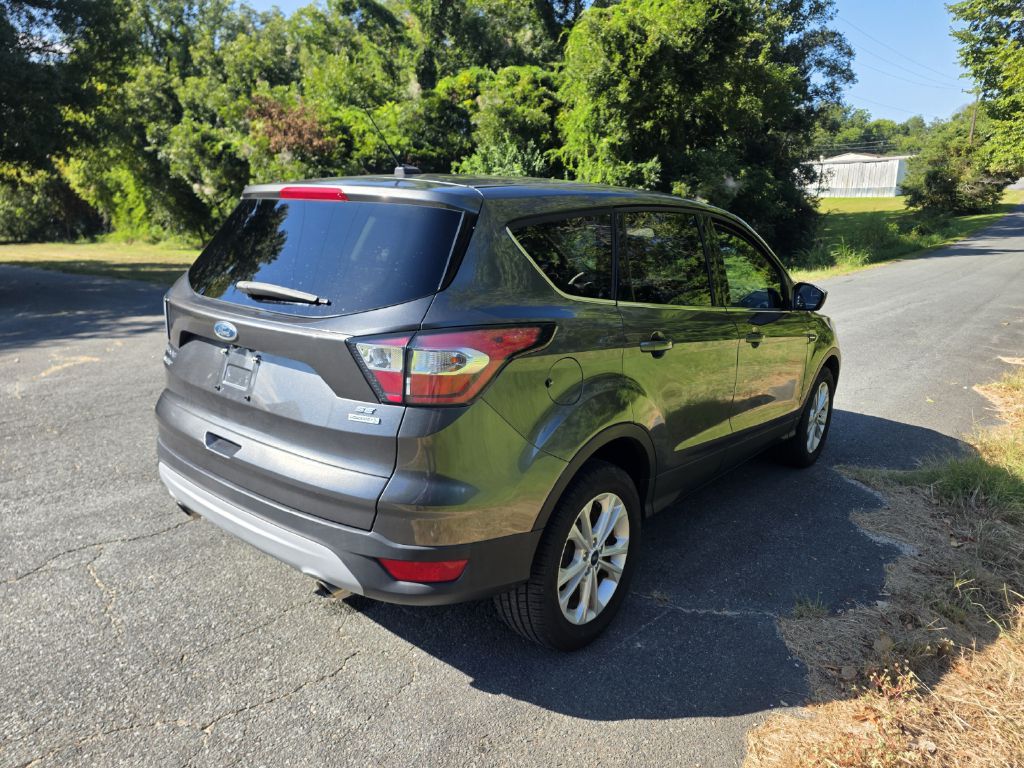 Photo 9 of this FORD ESCAPE