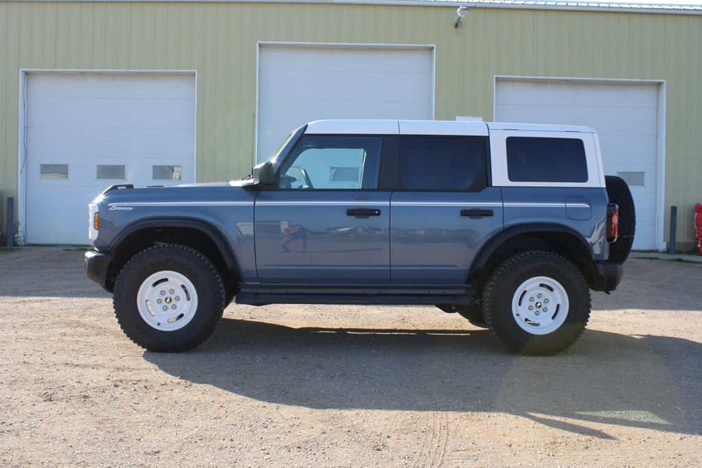 Photo 3 of this FORD BRONCO HERITAGE
