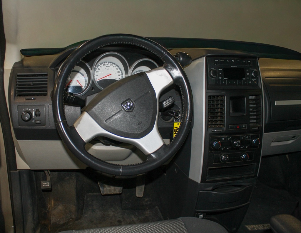 Photo 4 of this DODGE GRAND CARAVAN