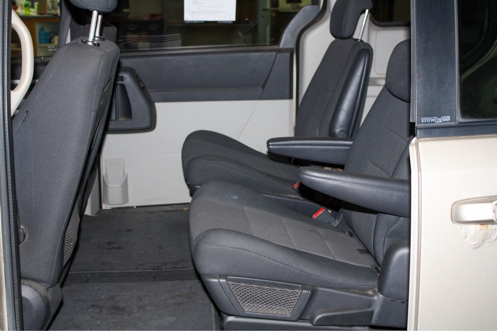 Photo 5 of this DODGE GRAND CARAVAN