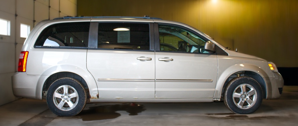 Photo 2 of this DODGE GRAND CARAVAN