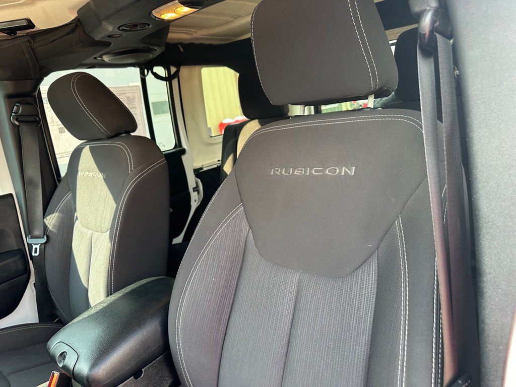 Photo 18 of this JEEP WRANGLER UNLIMI