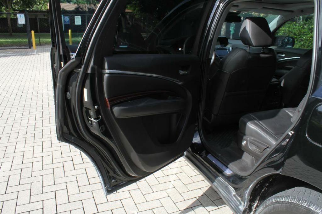 Photo 12 of this ACURA MDX