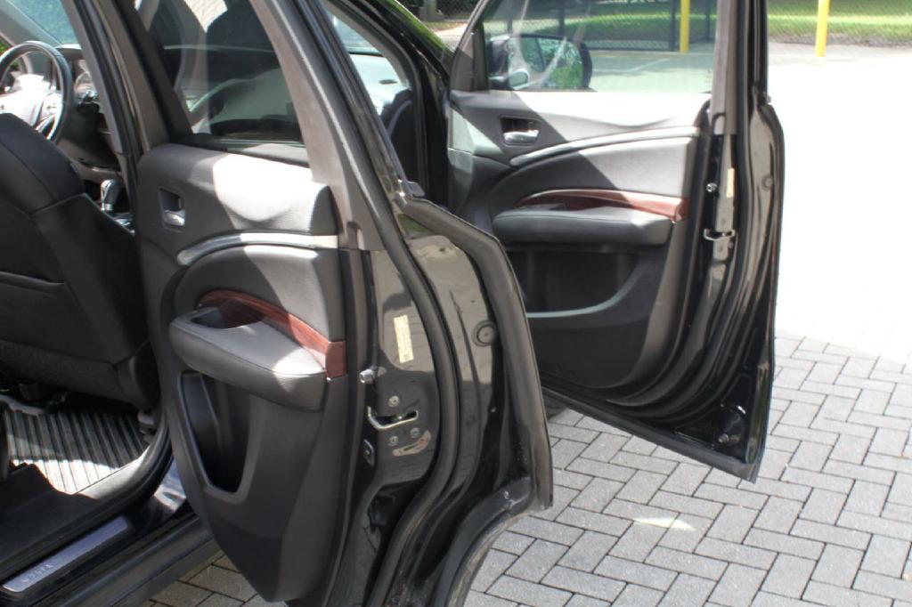 Photo 16 of this ACURA MDX