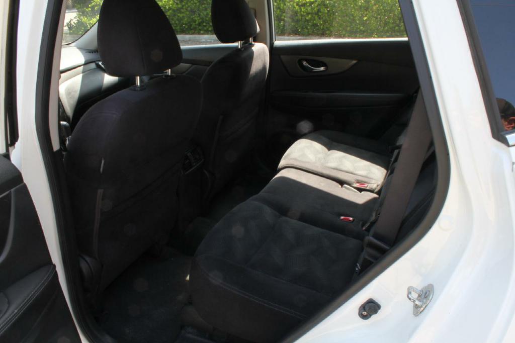 Photo 10 of this NISSAN ROGUE