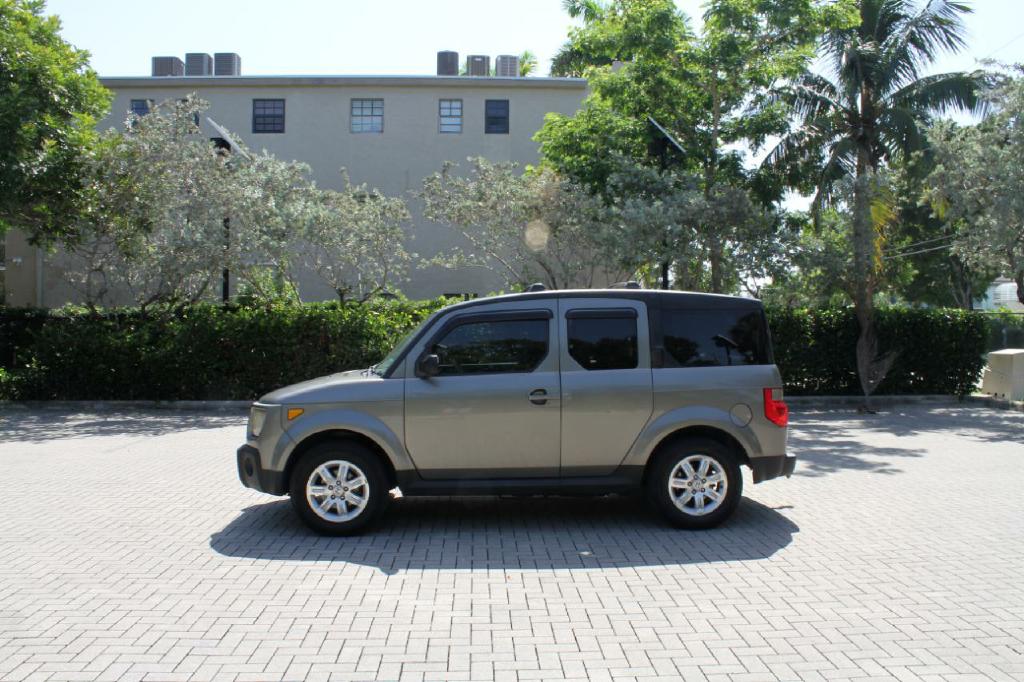Photo 2 of this HONDA ELEMENT