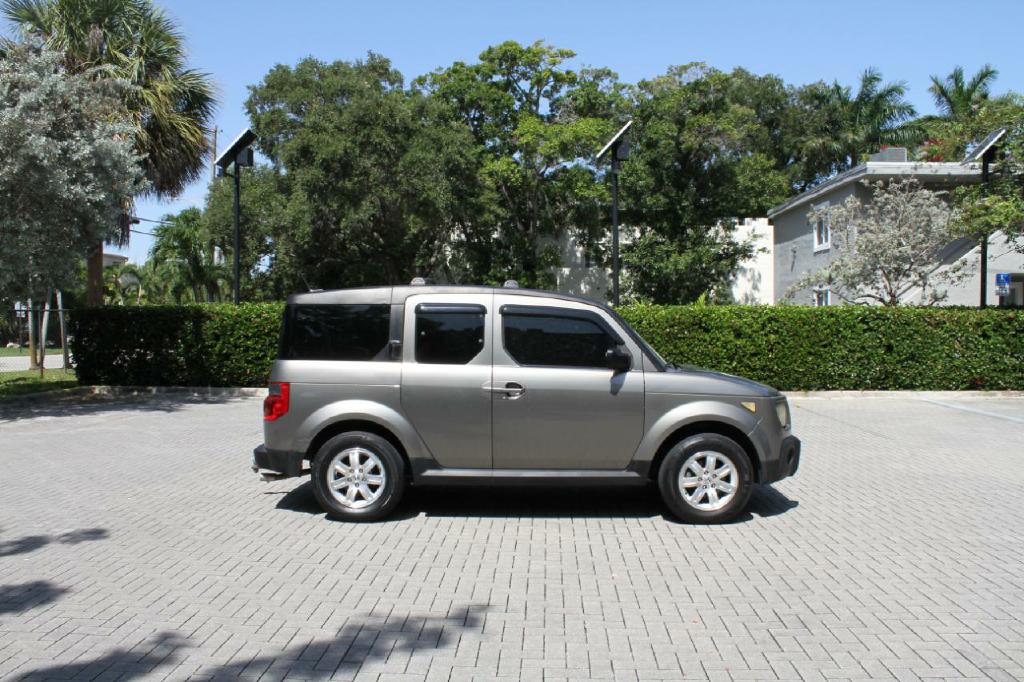 Photo 5 of this HONDA ELEMENT