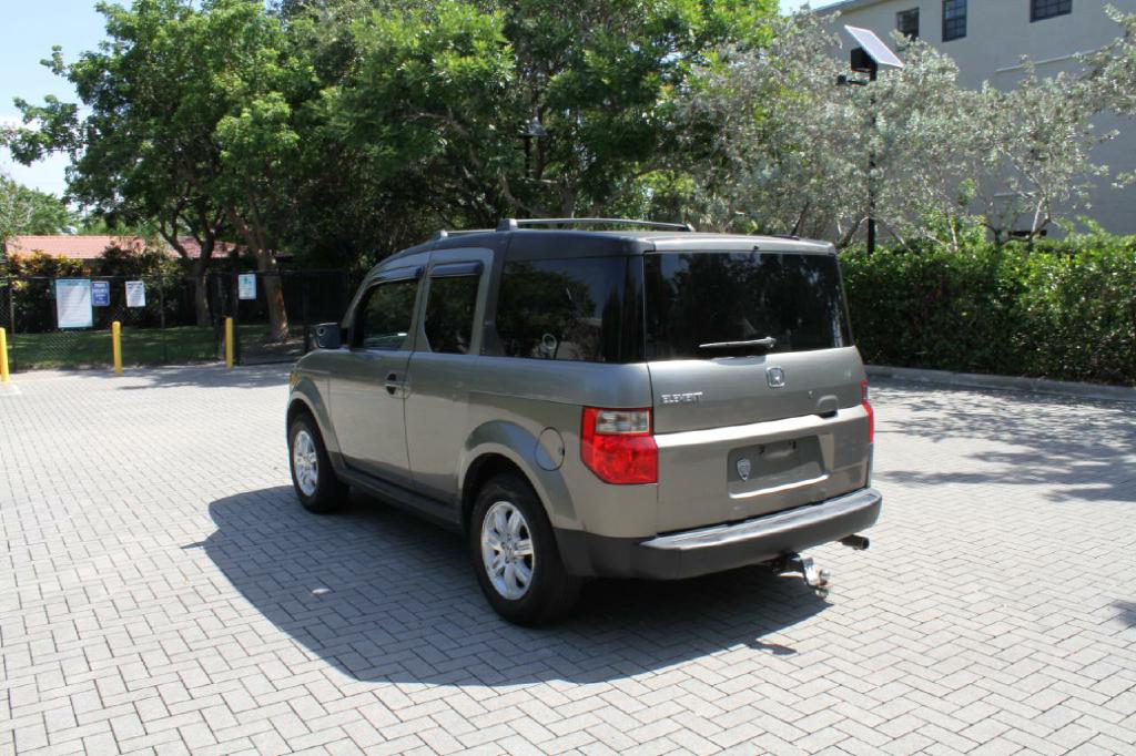 Photo 8 of this HONDA ELEMENT