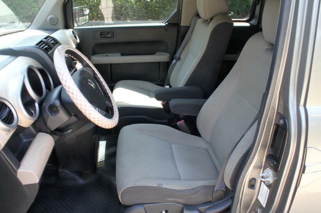 Photo 9 of this HONDA ELEMENT