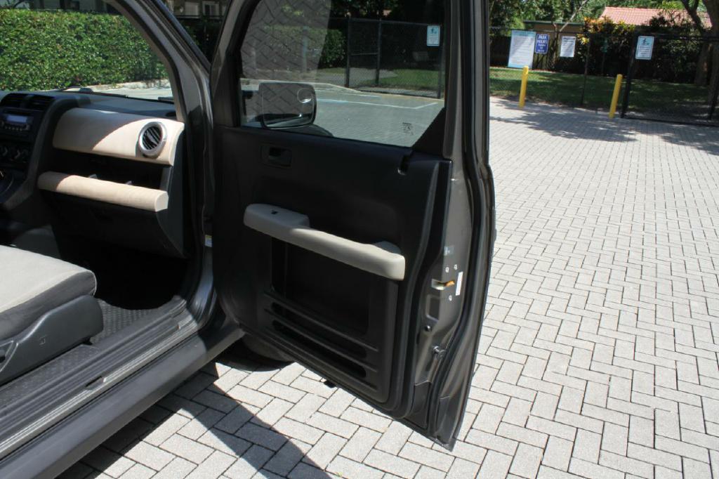 Photo 13 of this HONDA ELEMENT
