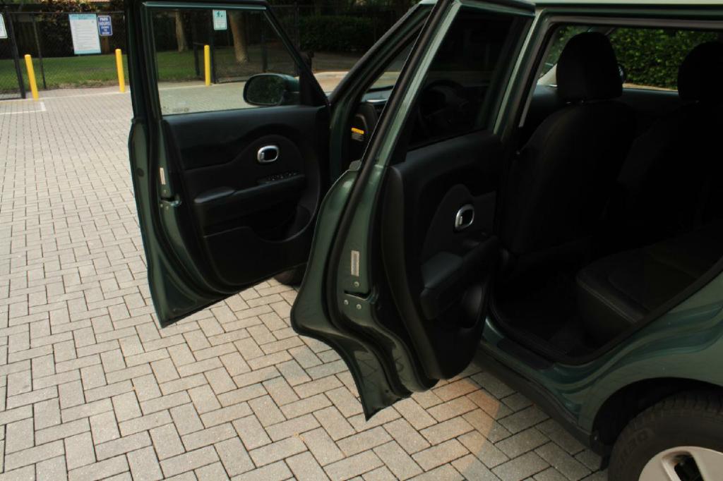 Photo 11 of this KIA SOUL