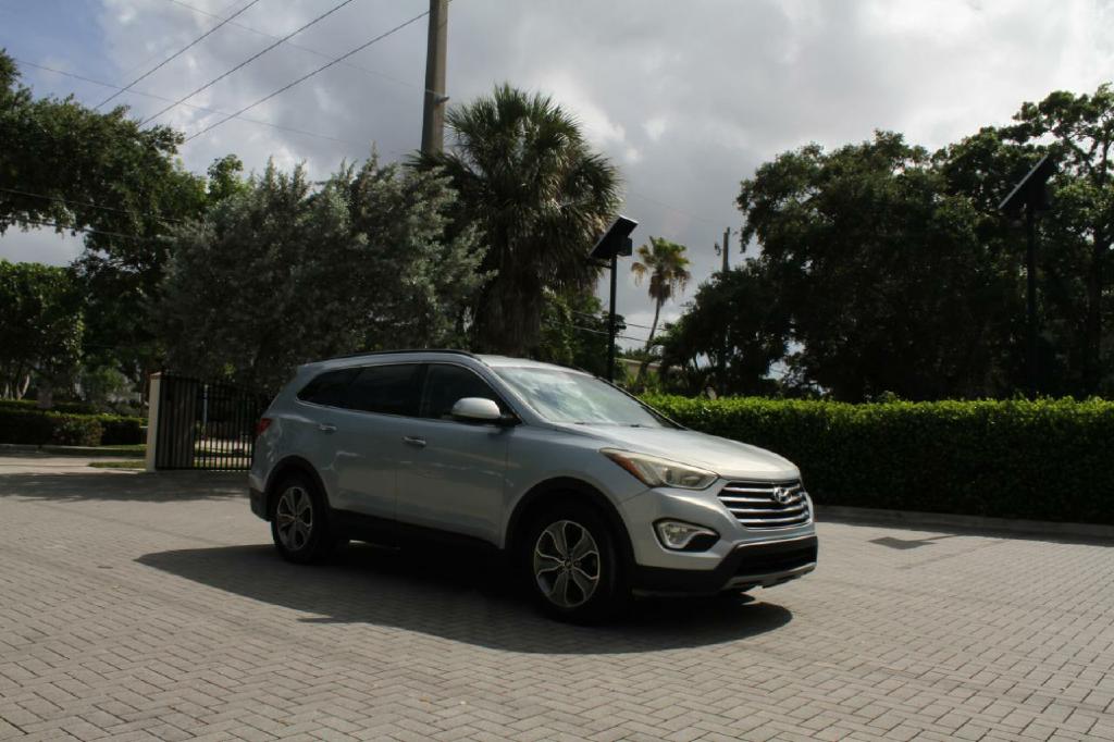 Photo 4 of this HYUNDAI SANTA FE