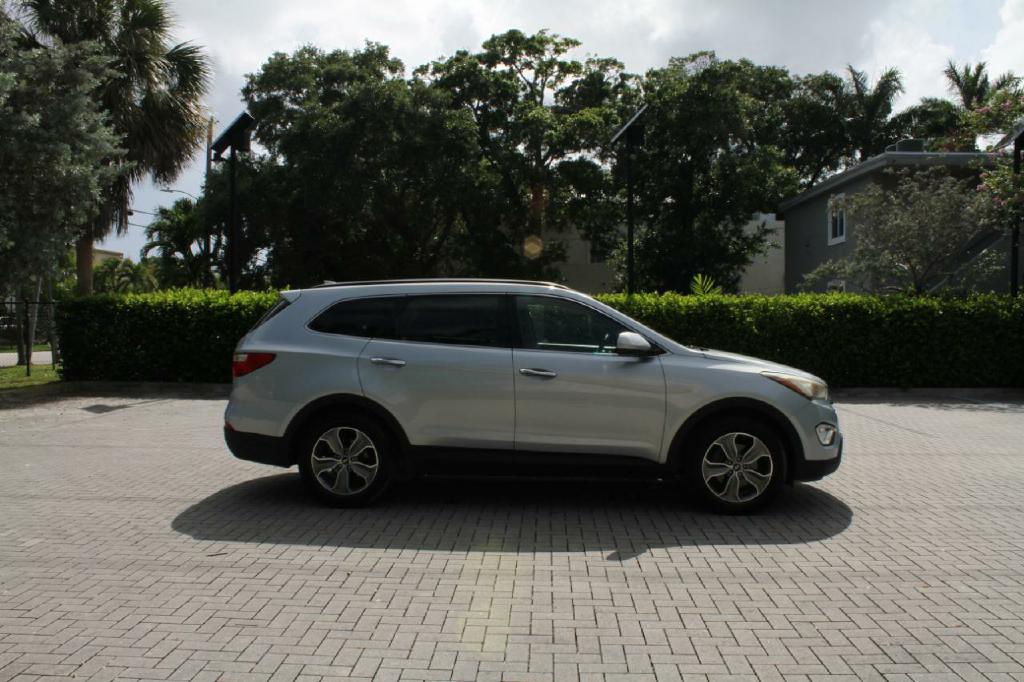 Photo 5 of this HYUNDAI SANTA FE