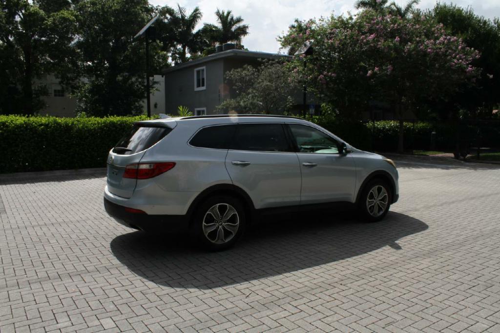 Photo 6 of this HYUNDAI SANTA FE