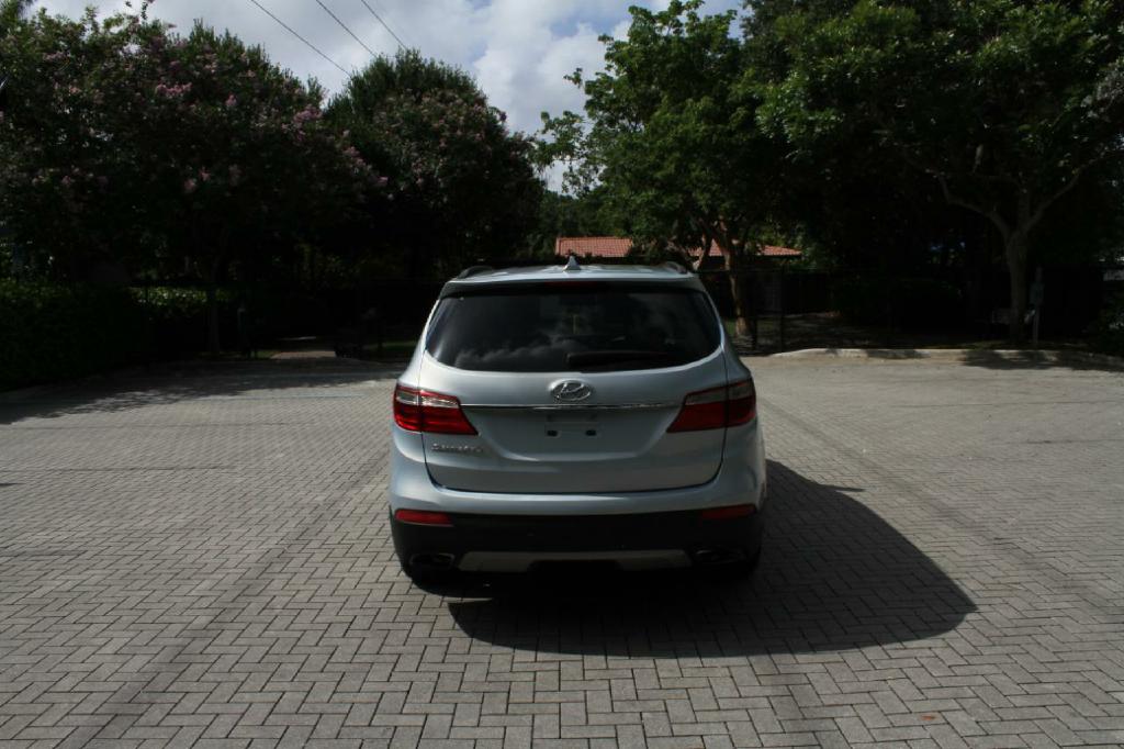 Photo 7 of this HYUNDAI SANTA FE