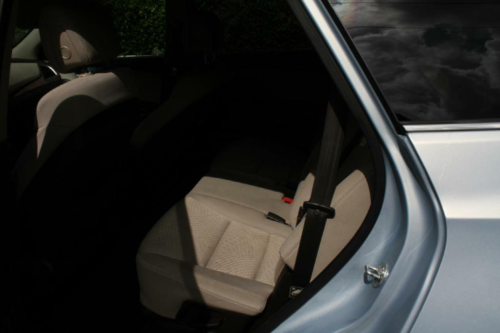 Photo 10 of this HYUNDAI SANTA FE
