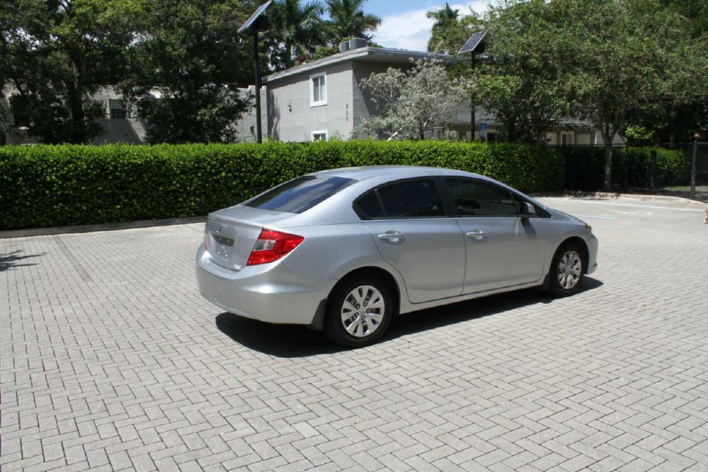 Photo 6 of this HONDA CIVIC