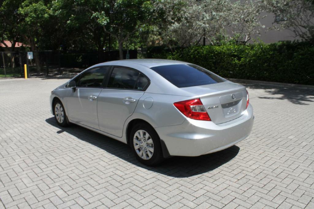 Photo 8 of this HONDA CIVIC