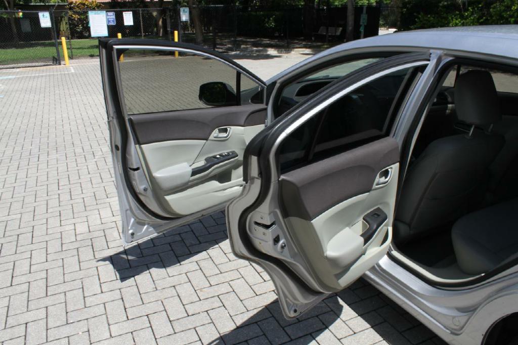 Photo 11 of this HONDA CIVIC