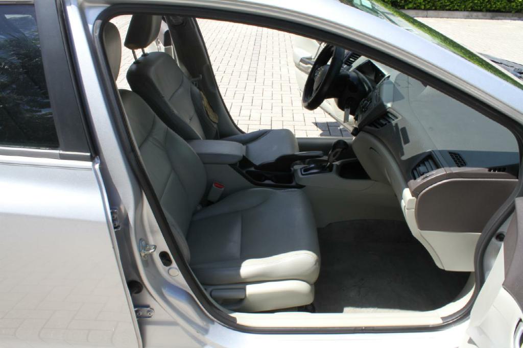 Photo 14 of this HONDA CIVIC