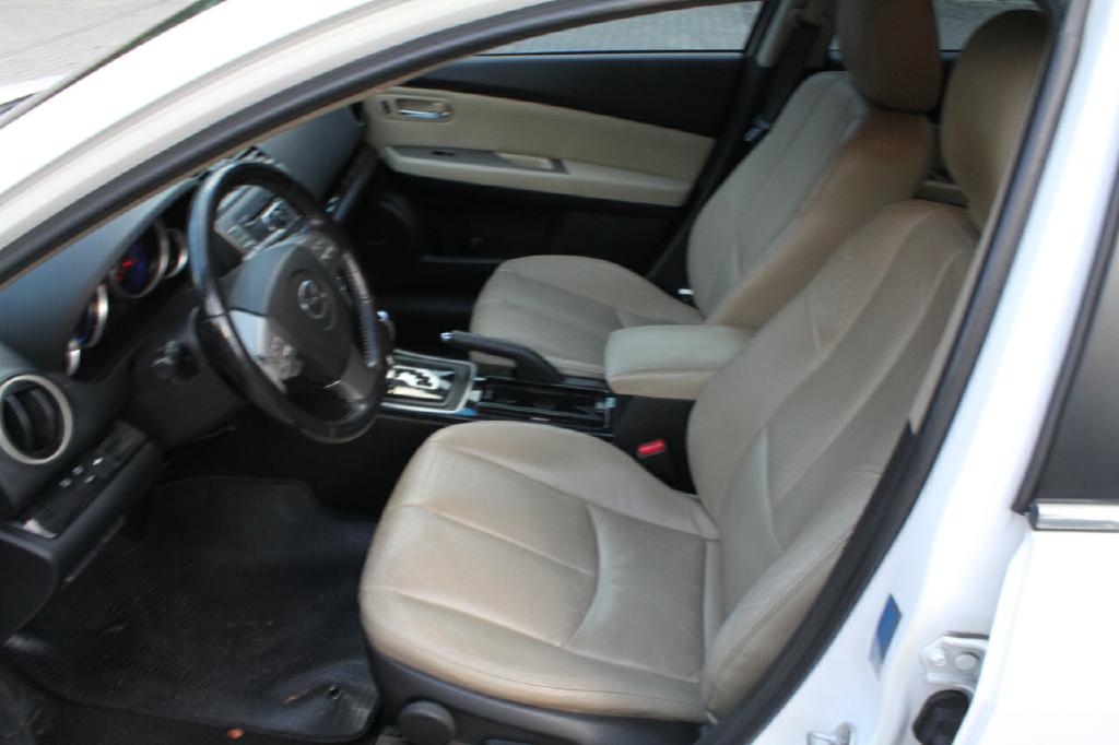 Photo 9 of this MAZDA MAZDA6