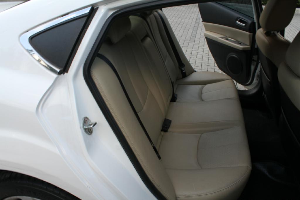 Photo 13 of this MAZDA MAZDA6