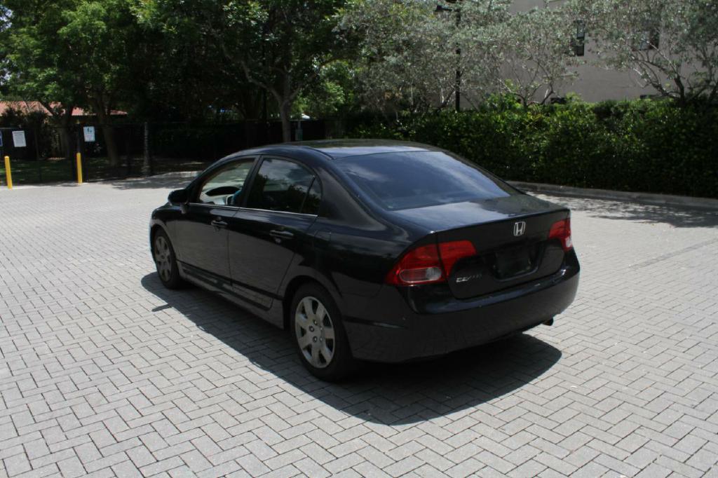 Photo 8 of this HONDA CIVIC