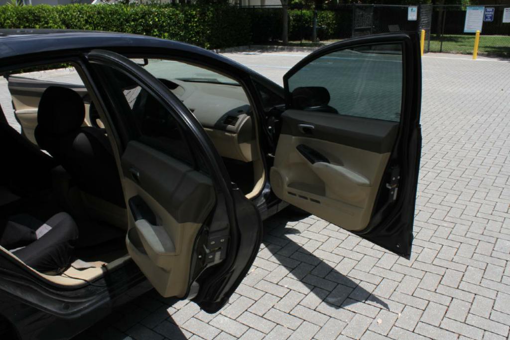 Photo 12 of this HONDA CIVIC