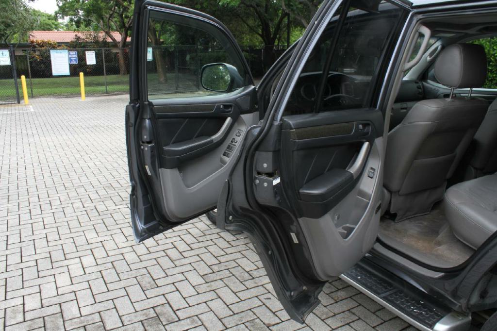 Photo 12 of this TOYOTA 4RUNNER