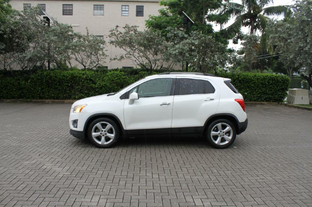 Photo 2 of this CHEVROLET TRAX