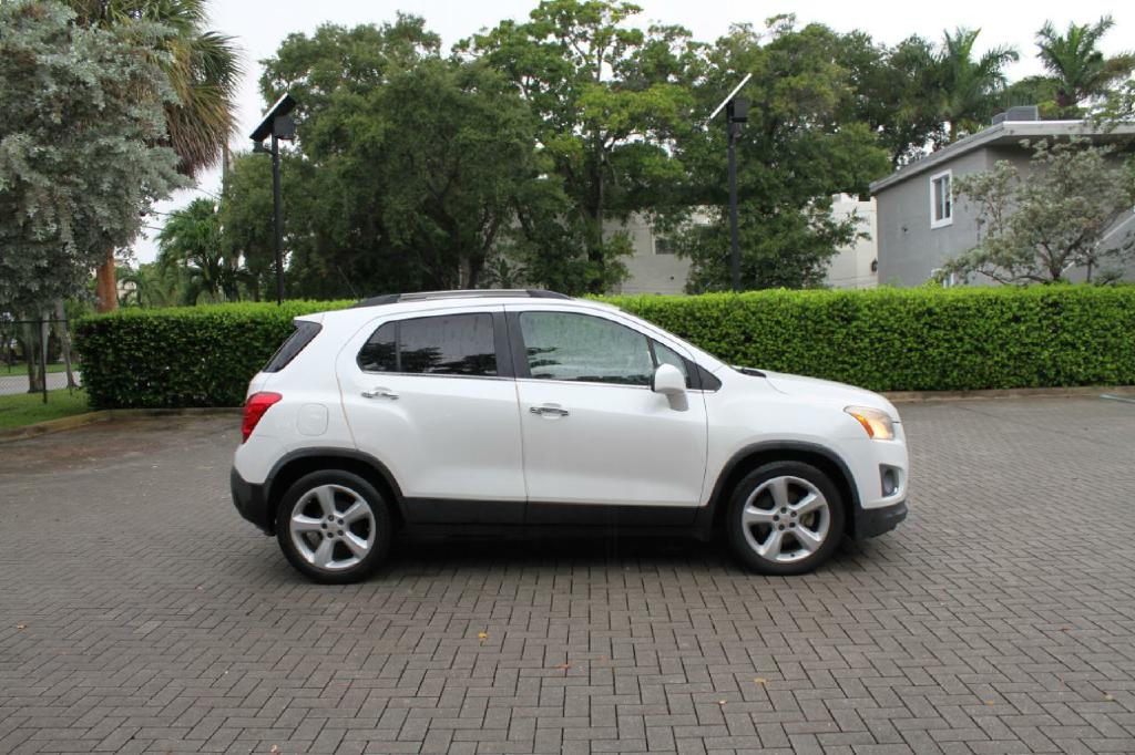 Photo 5 of this CHEVROLET TRAX