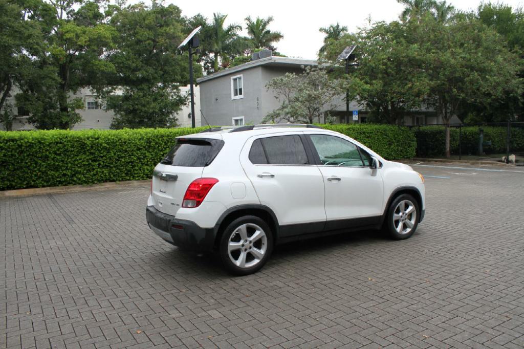 Photo 6 of this CHEVROLET TRAX