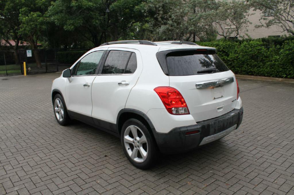 Photo 8 of this CHEVROLET TRAX