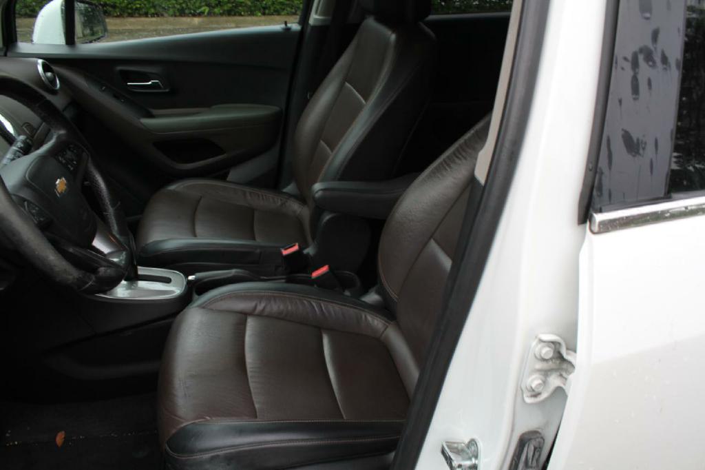 Photo 9 of this CHEVROLET TRAX