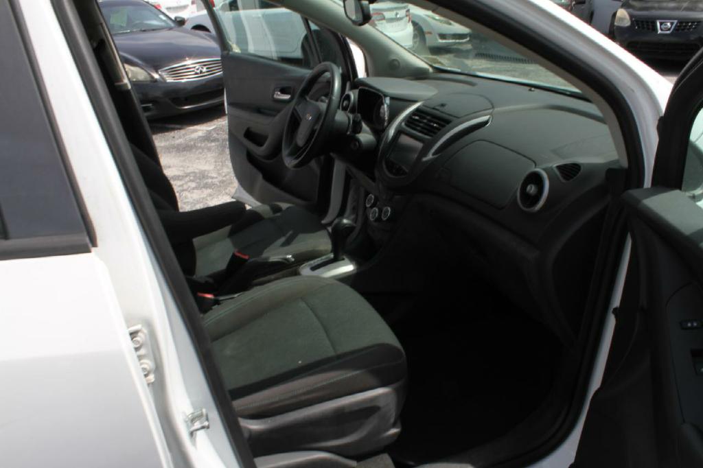 Photo 9 of this CHEVROLET TRAX