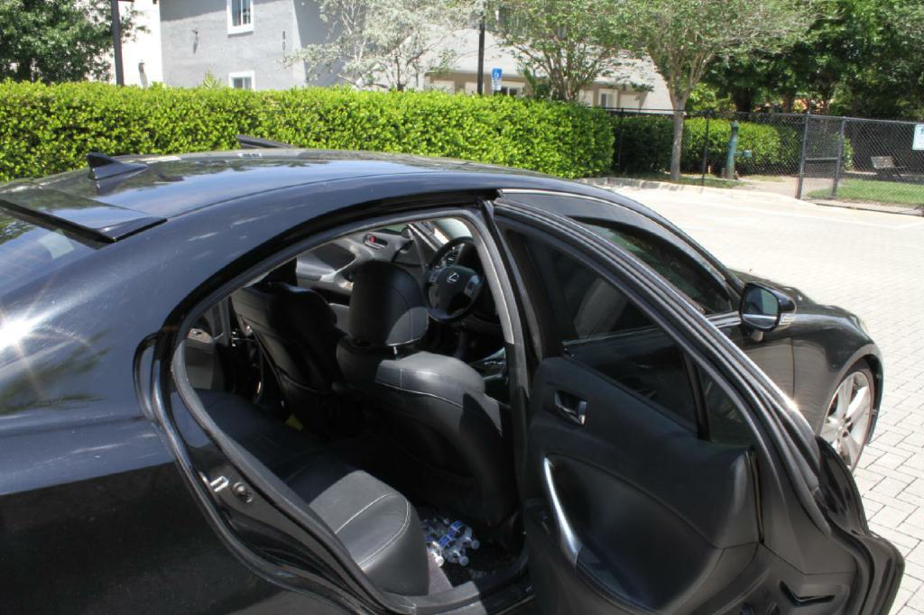 Photo 10 of this LEXUS IS