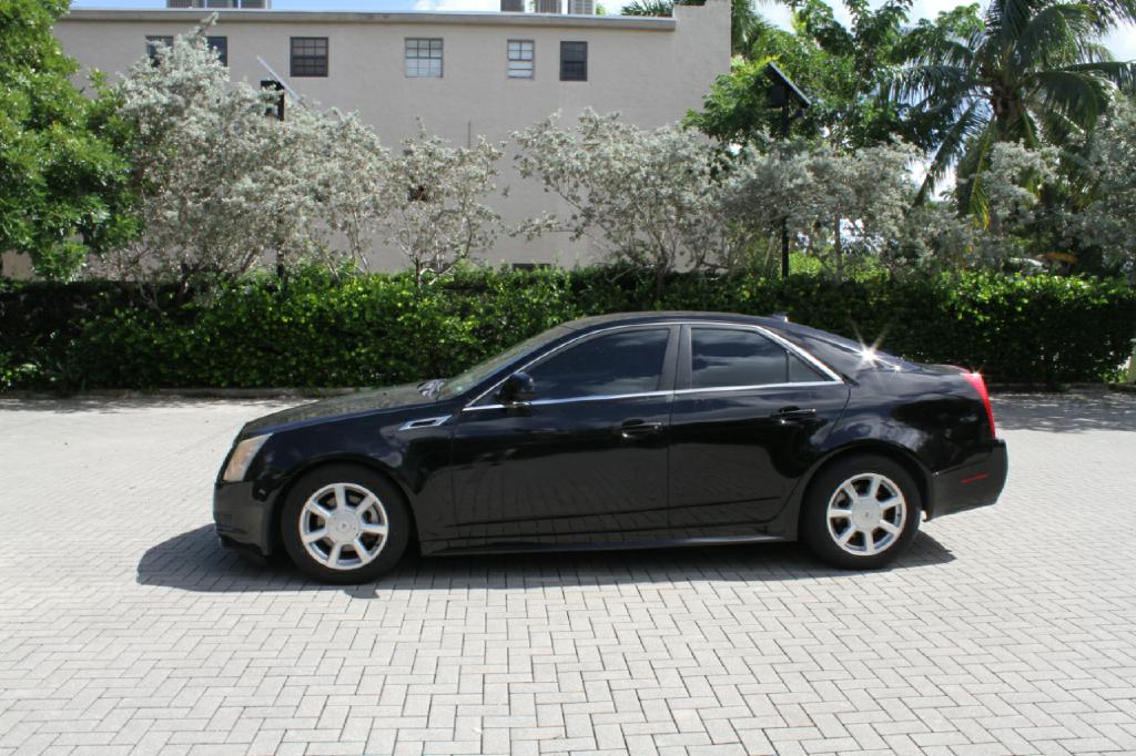 Photo 2 of this CADILLAC CTS