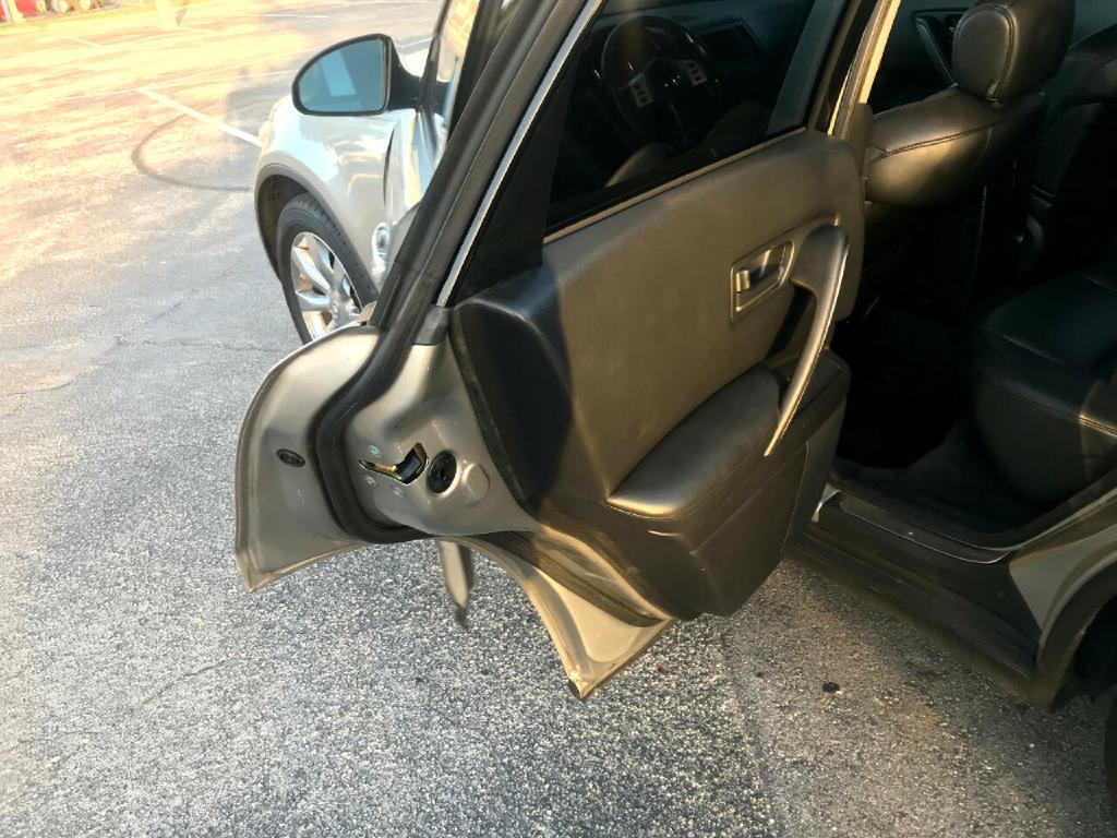 Photo 10 of this INFINITI FX