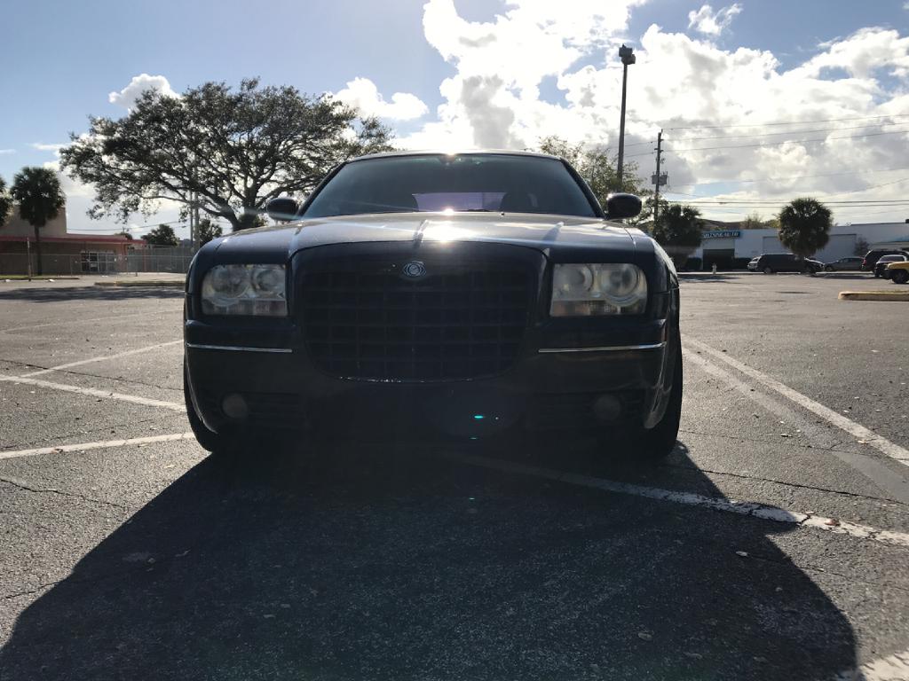 Photo 2 of this CHRYSLER 300