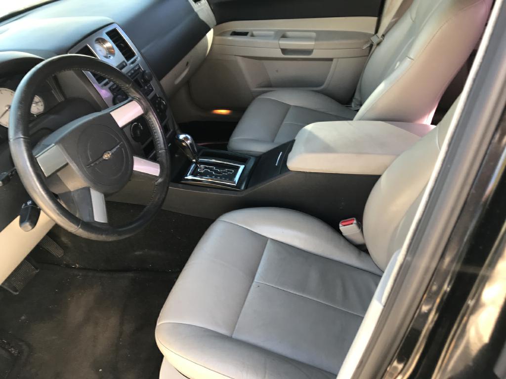 Photo 9 of this CHRYSLER 300
