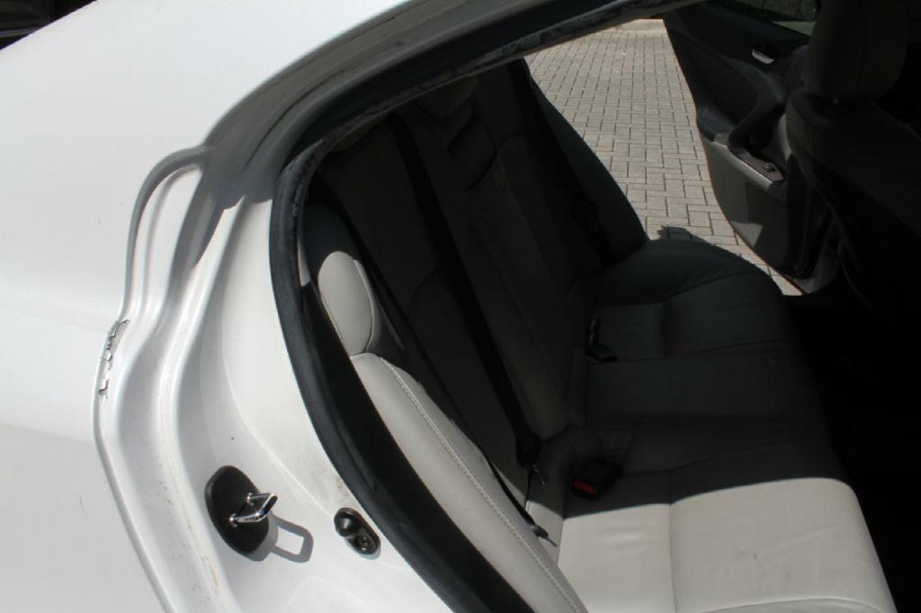 Photo 12 of this LEXUS IS