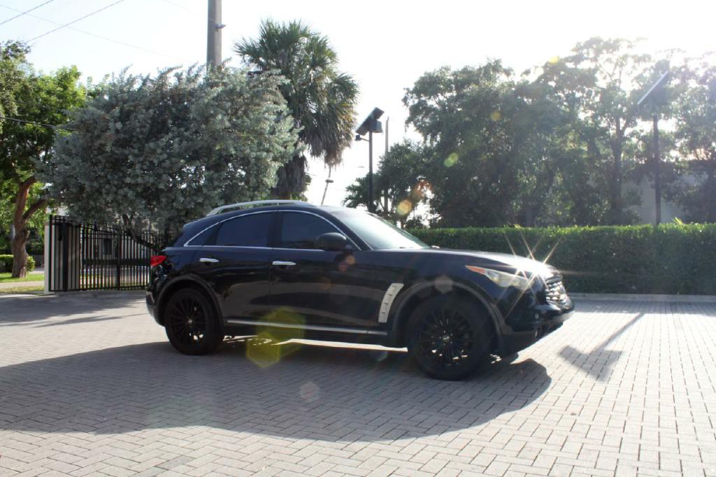 Photo 4 of this INFINITI FX