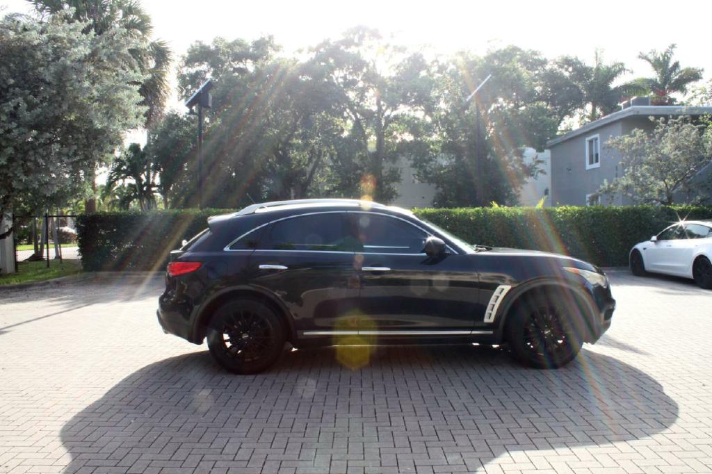 Photo 5 of this INFINITI FX